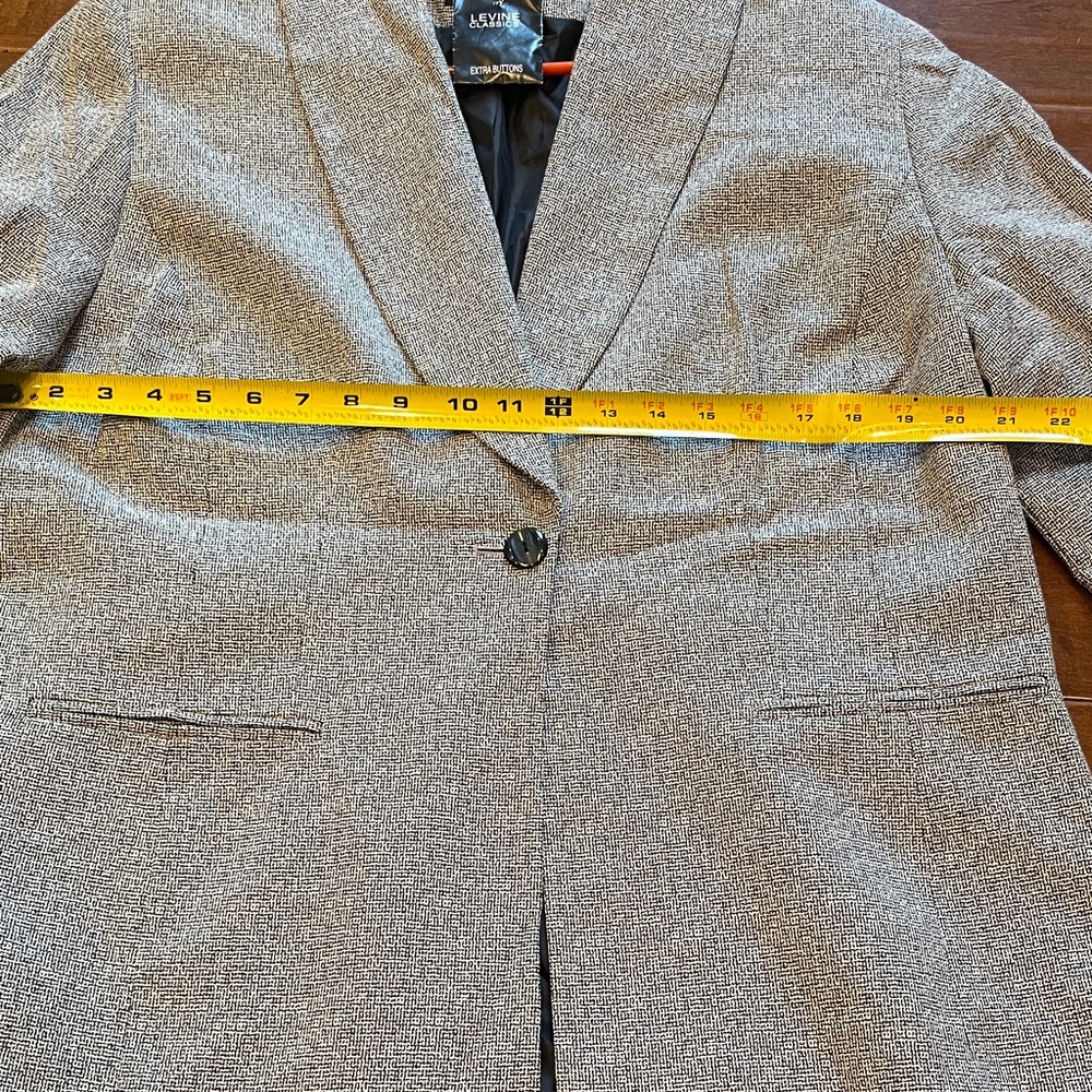 Larry Levine Women's Gray Pantsuit - Picture 4 of 10